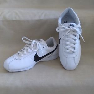 NIKE STAMINA TRAINING SNEAKERS